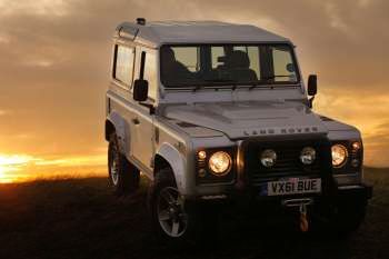 Land Rover Defender 2011