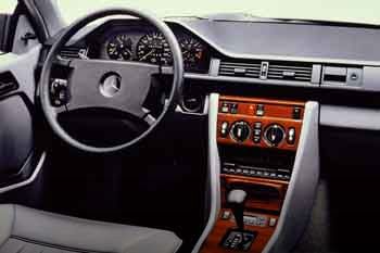 Mercedes-Benz 200-series 1986