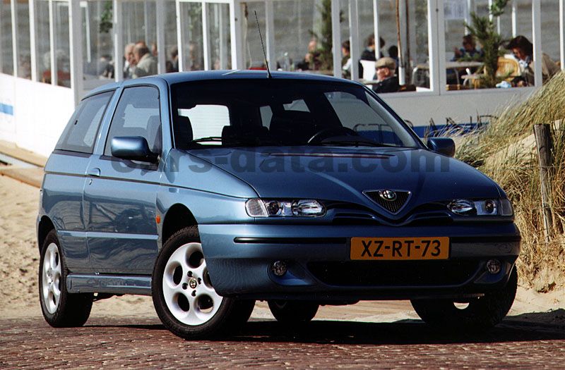 Alfa Romeo 145