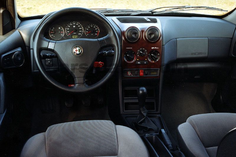 Alfa Romeo 145