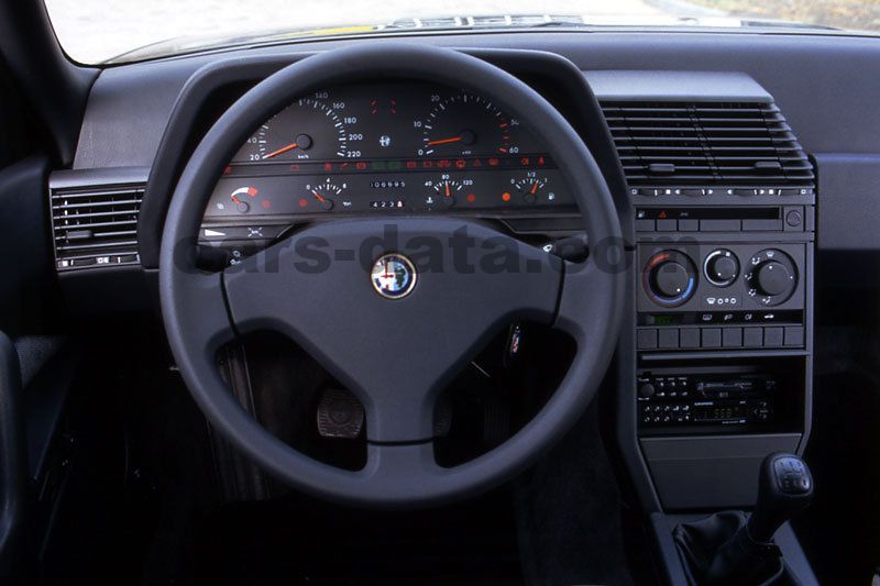 Alfa Romeo 164