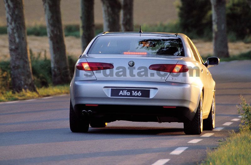 Alfa Romeo 166