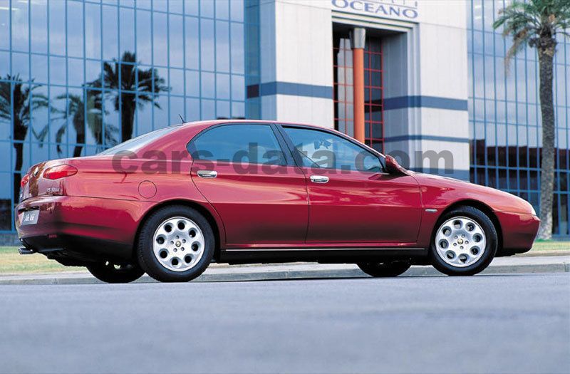 Alfa Romeo 166