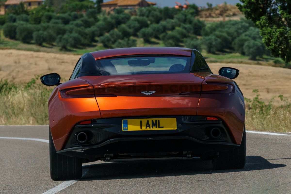 Aston Martin DB11 Coupe