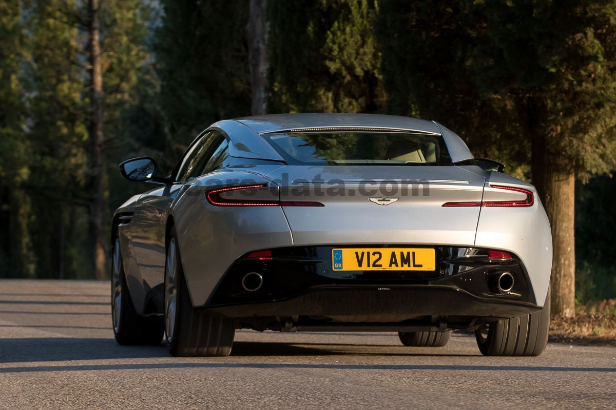 Aston Martin DB11 Coupe