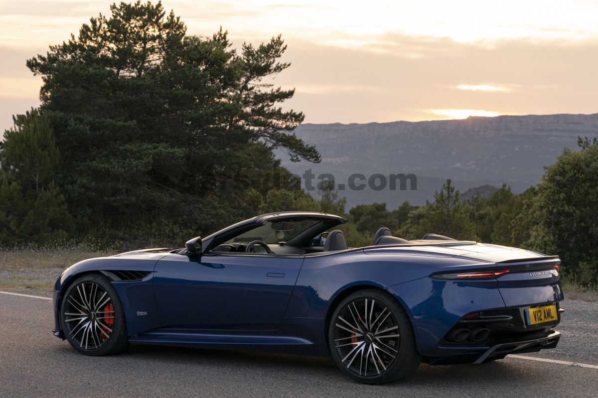 Aston Martin DBS Volante