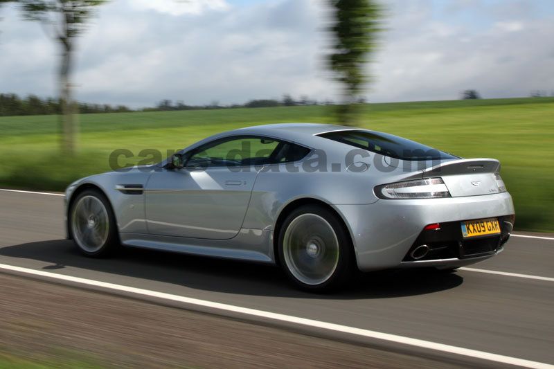 Aston Martin V12 Vantage Coupe