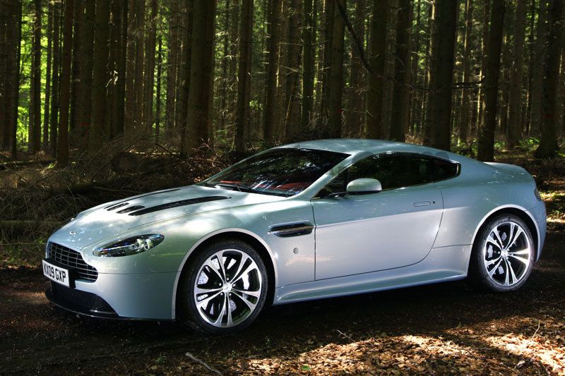 Aston Martin V12 Vantage Coupe