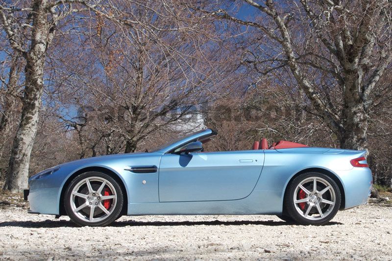 Aston Martin V8 Vantage Roadster