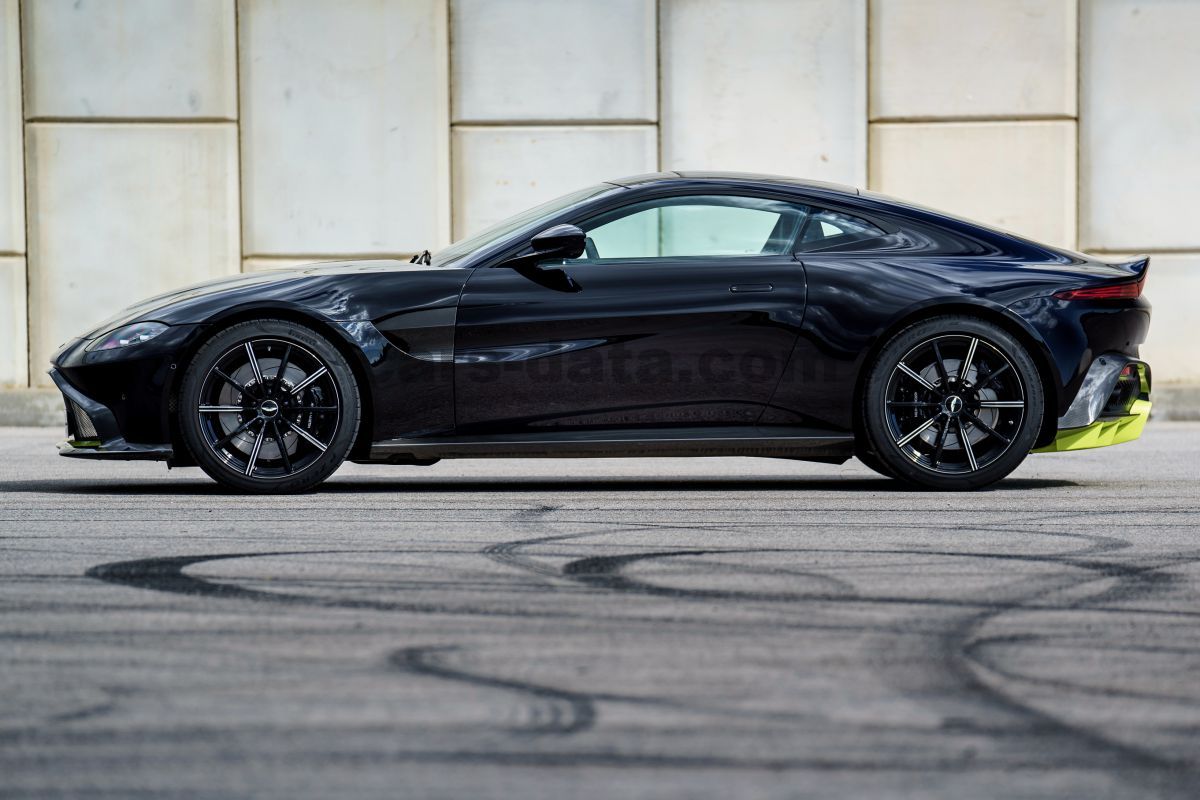 Aston Martin Vantage