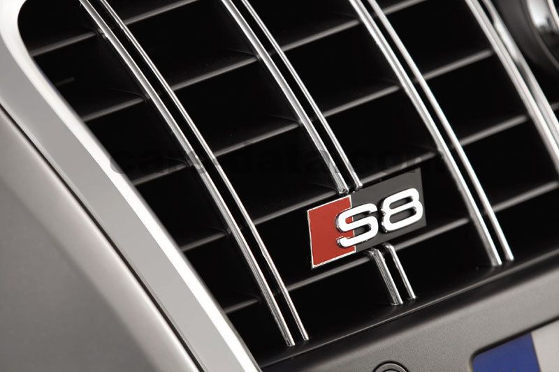 Audi S8