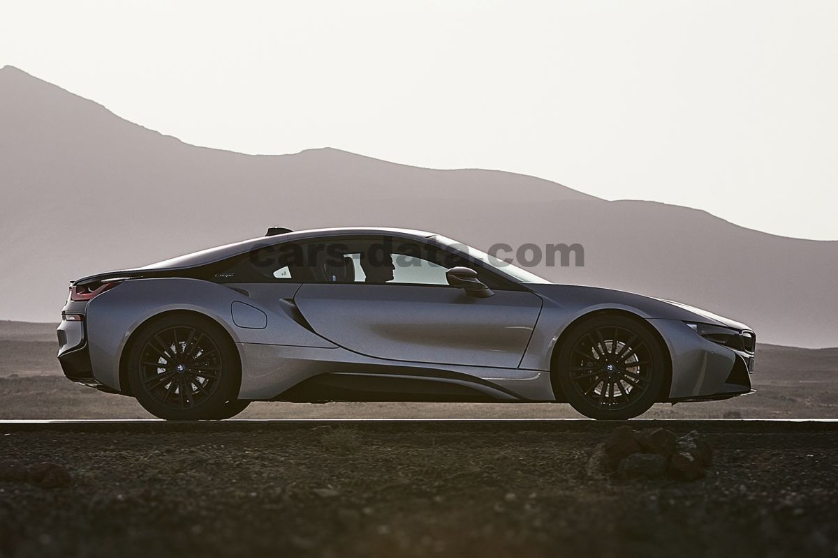 BMW i8 Coupe