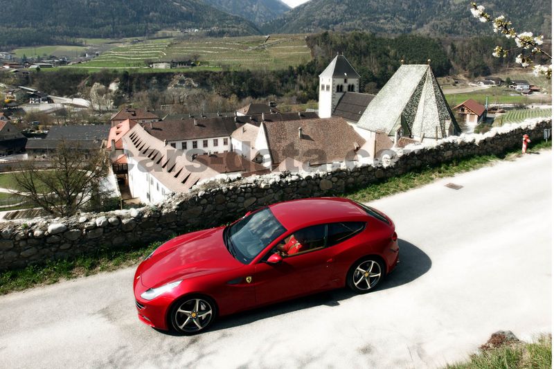 Ferrari GTC4