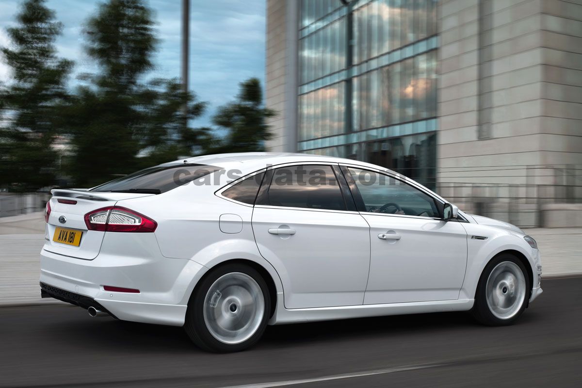 Ford Mondeo images (2 of 17)