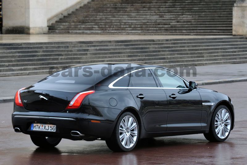 Jaguar XJ