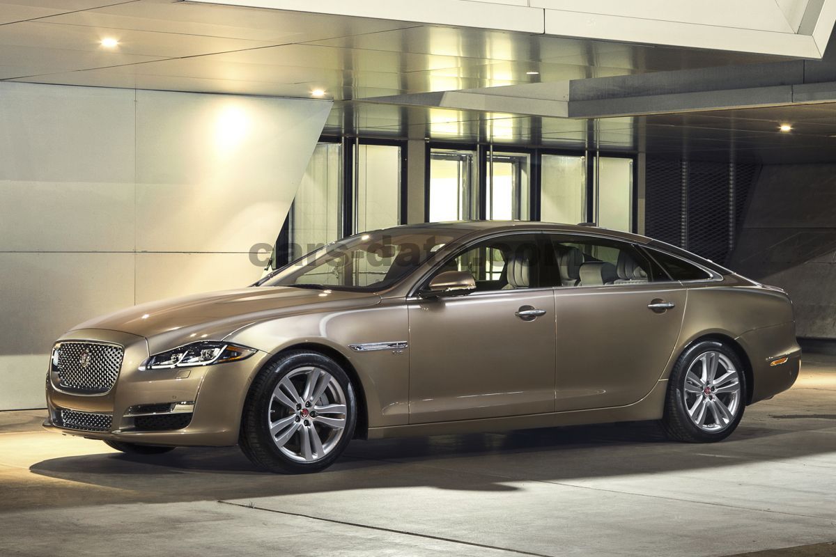 Jaguar XJ ---