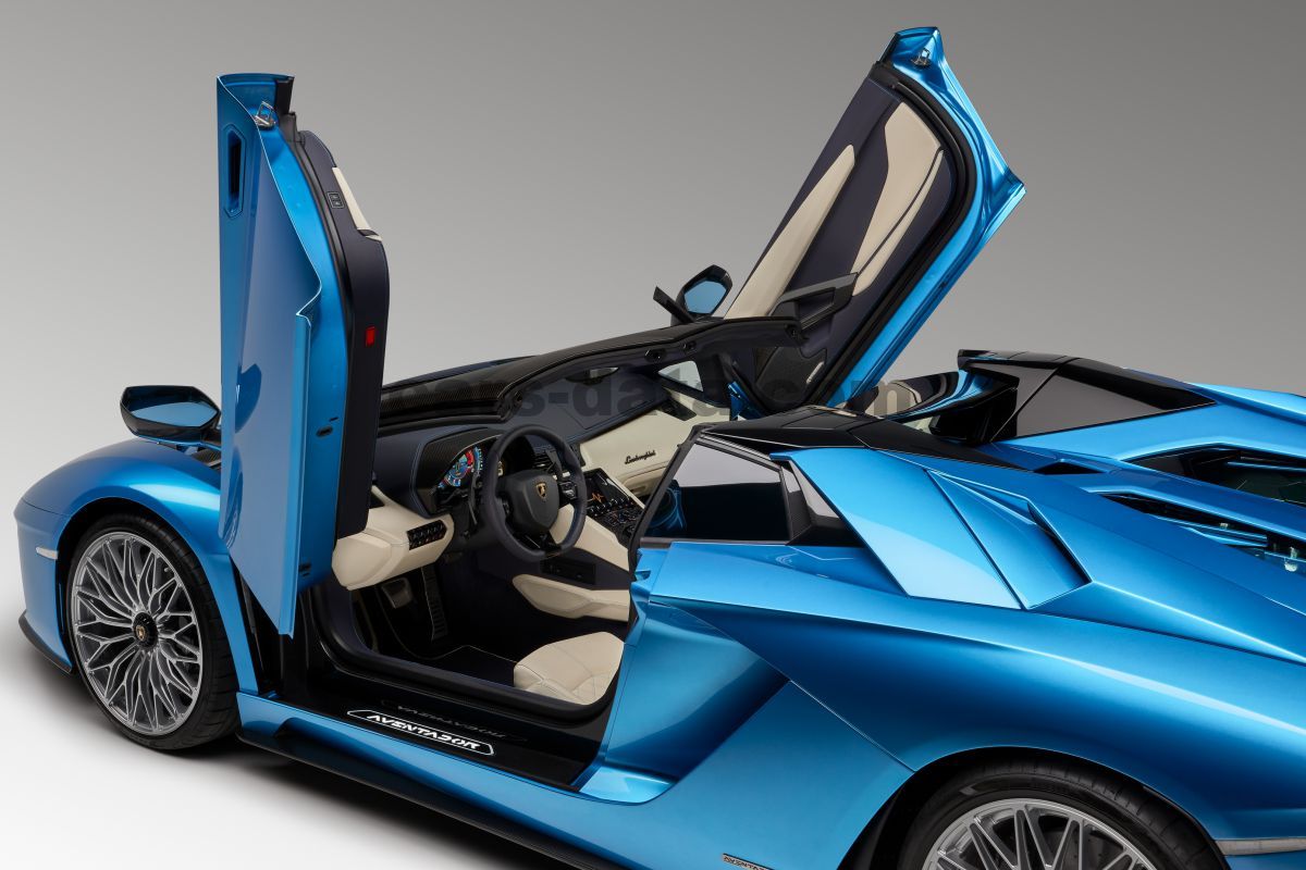 Lamborghini Aventador Roadster