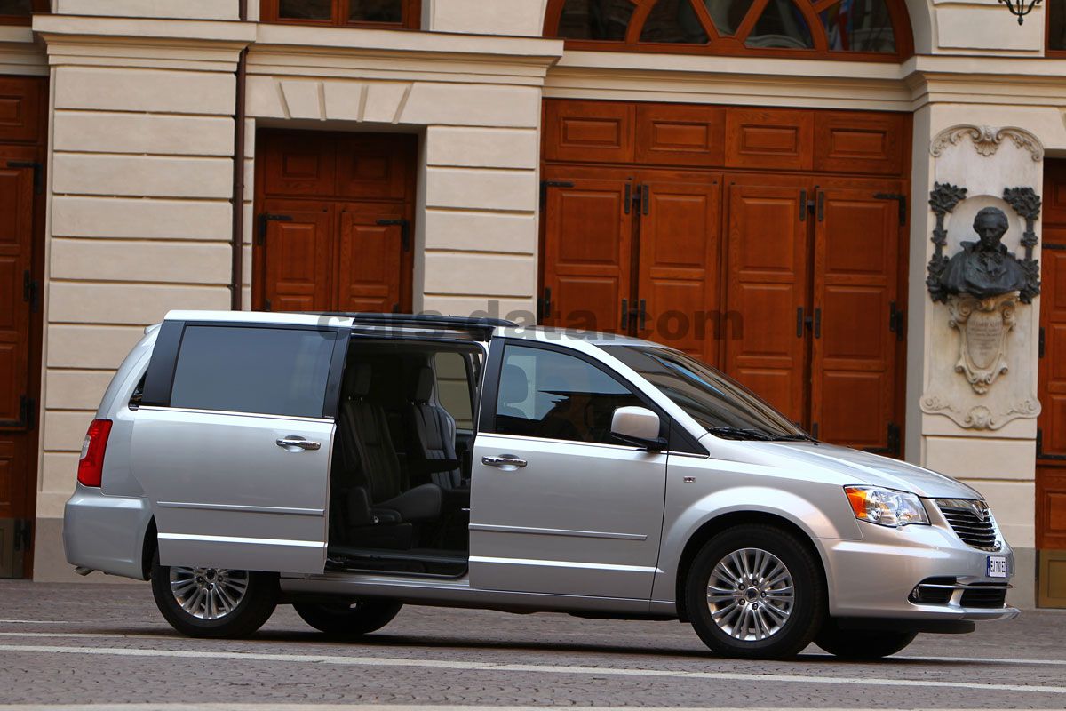 Lancia Voyager