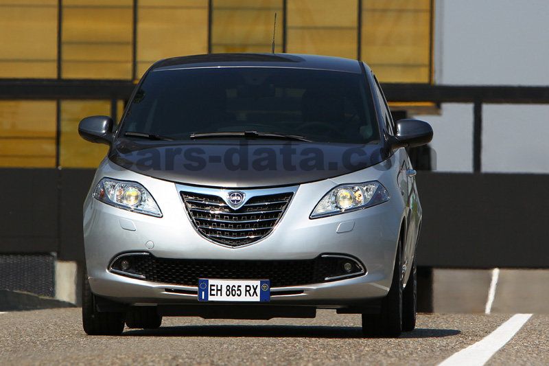 Lancia Ypsilon