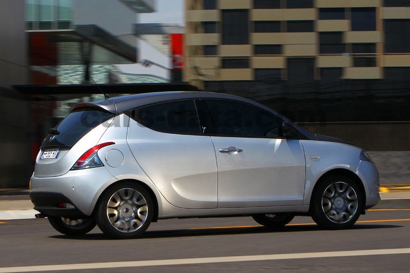 Lancia Ypsilon