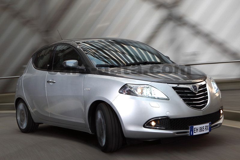 Lancia Ypsilon