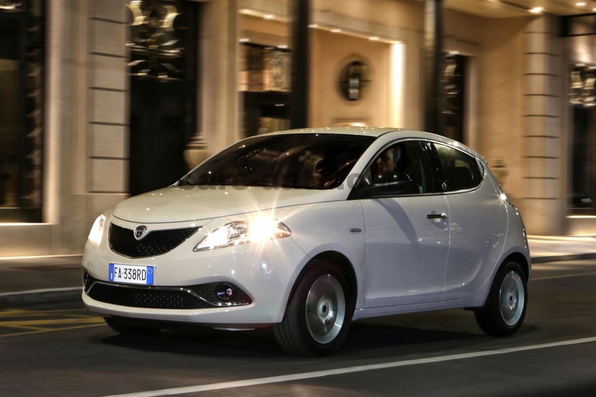 Lancia Ypsilon