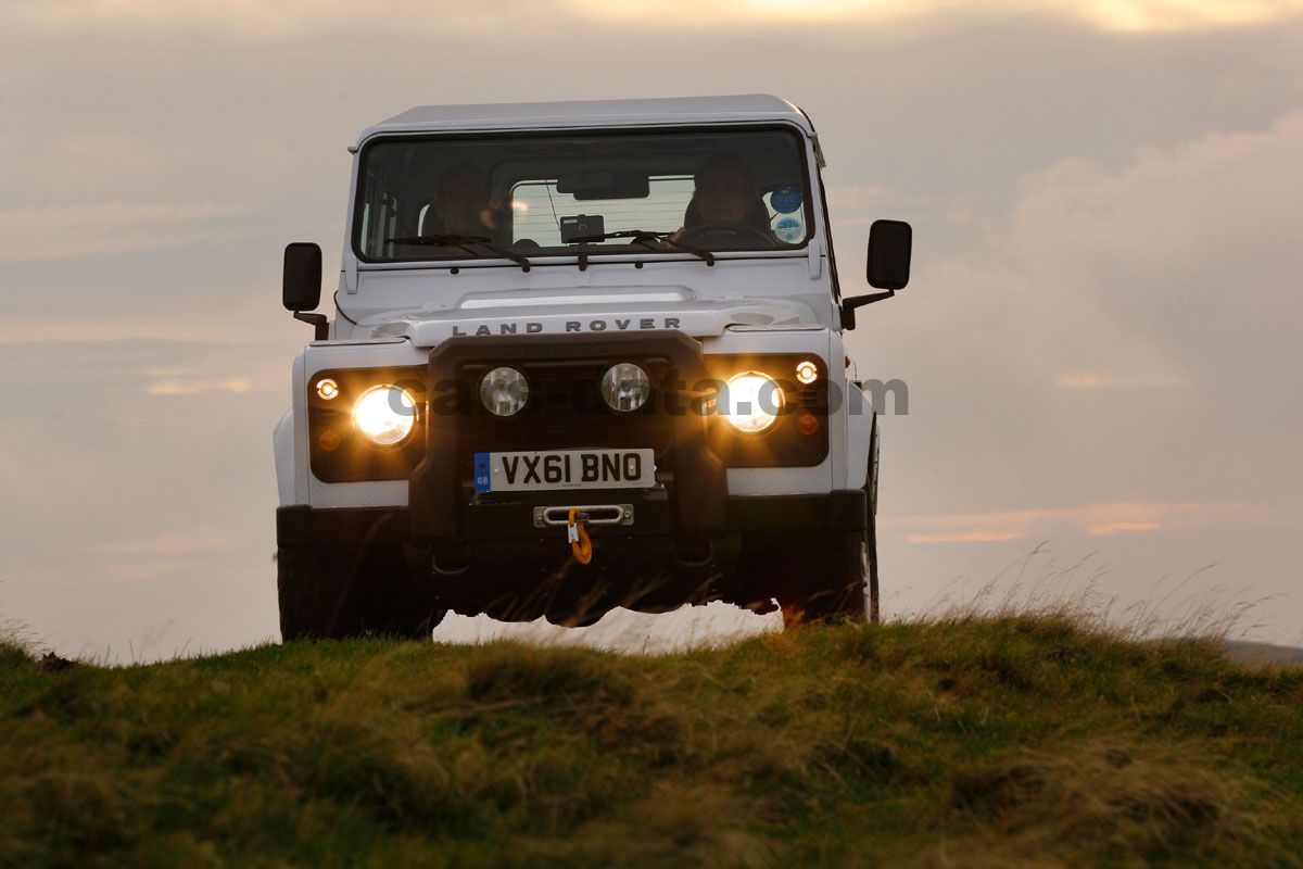 Land Rover Defender 90