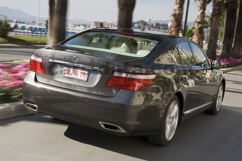 Lexus LS