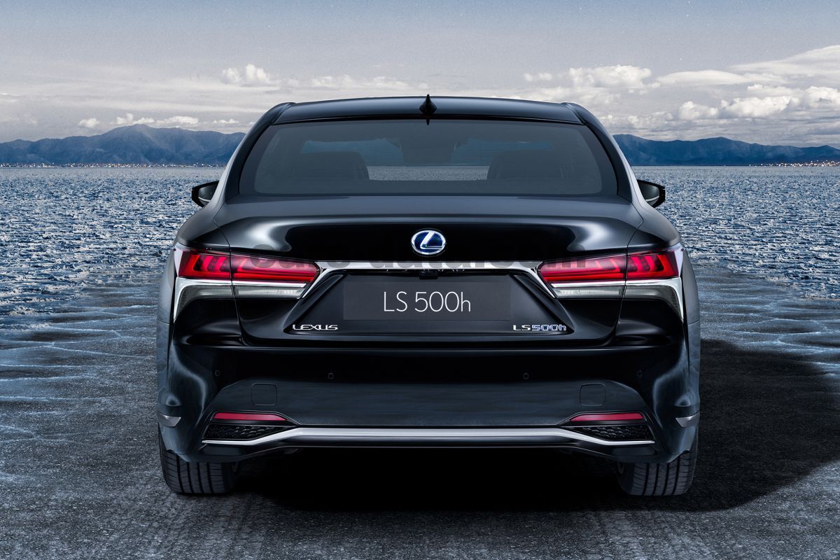 Lexus LS