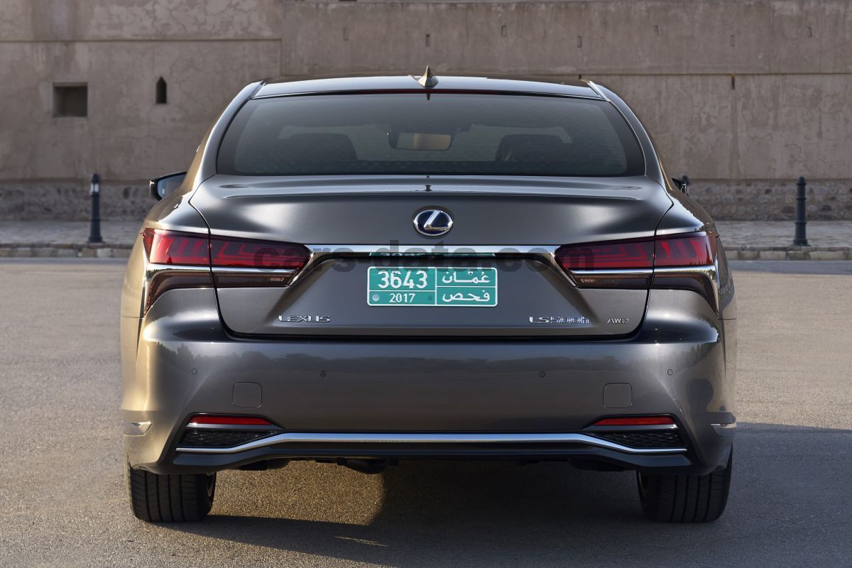 Lexus LS