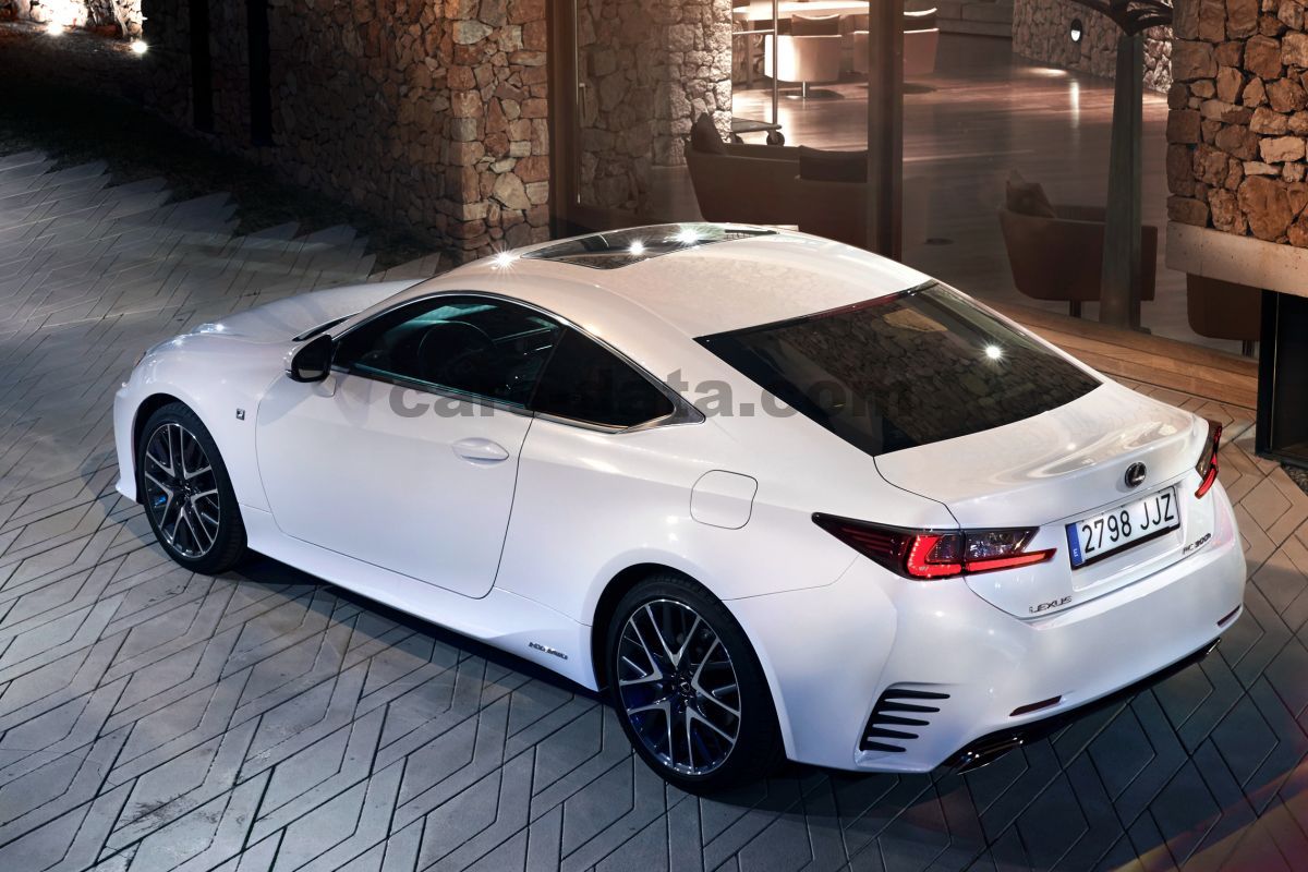 Lexus RC