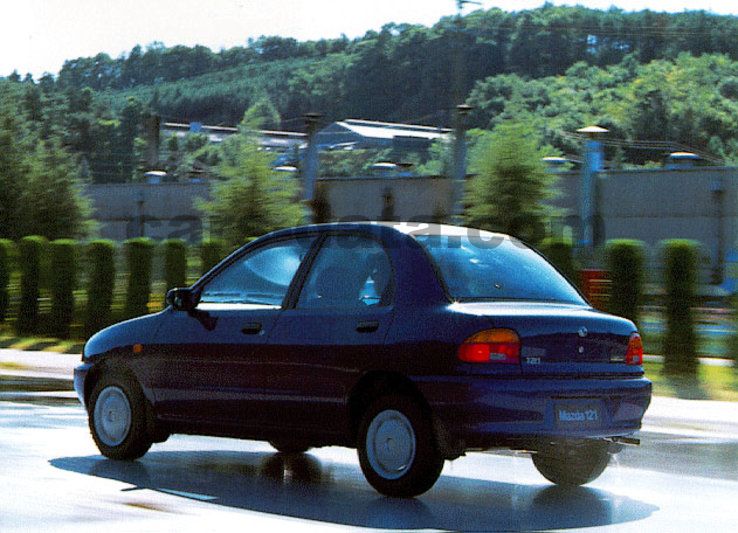 Mazda 121