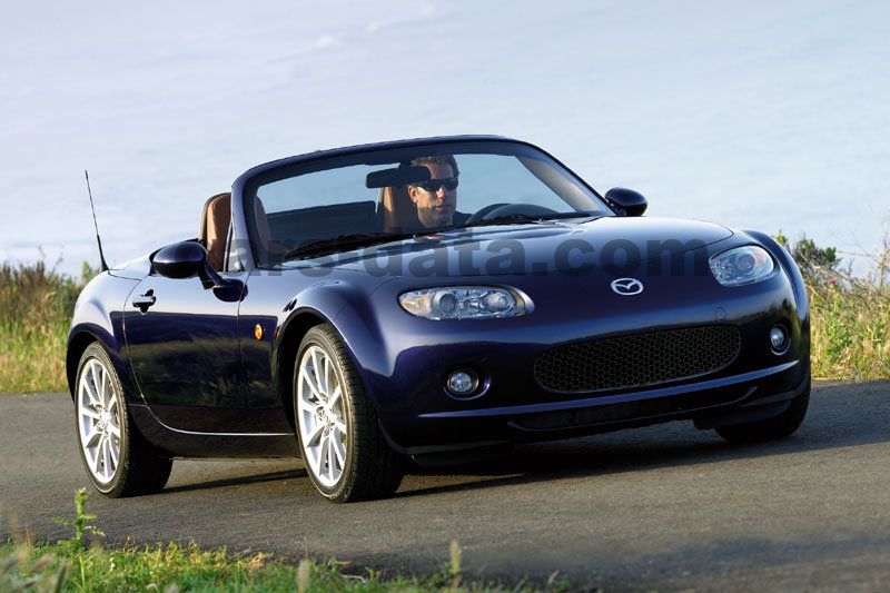 Mazda MX-5 Roadster Coupe