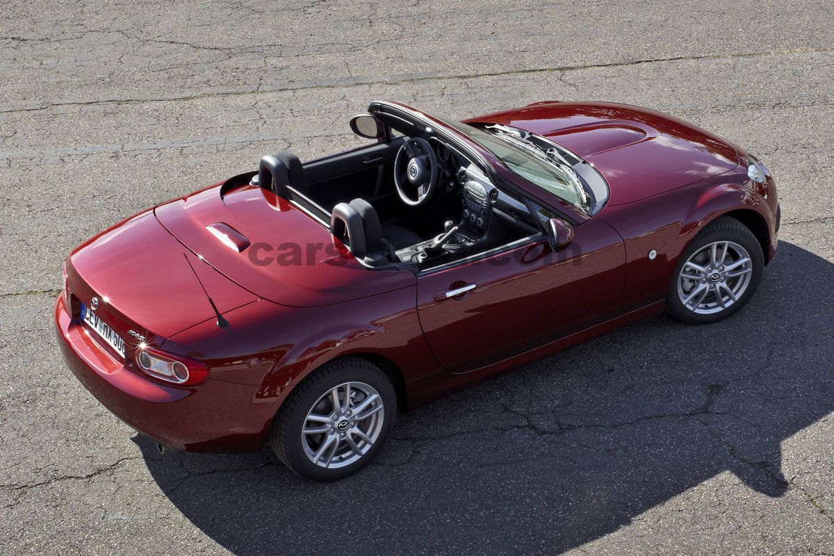 Mazda MX-5 Roadster Coupe