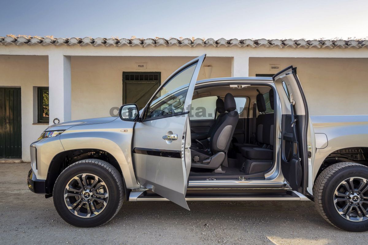 Mitsubishi L200 Club Cab