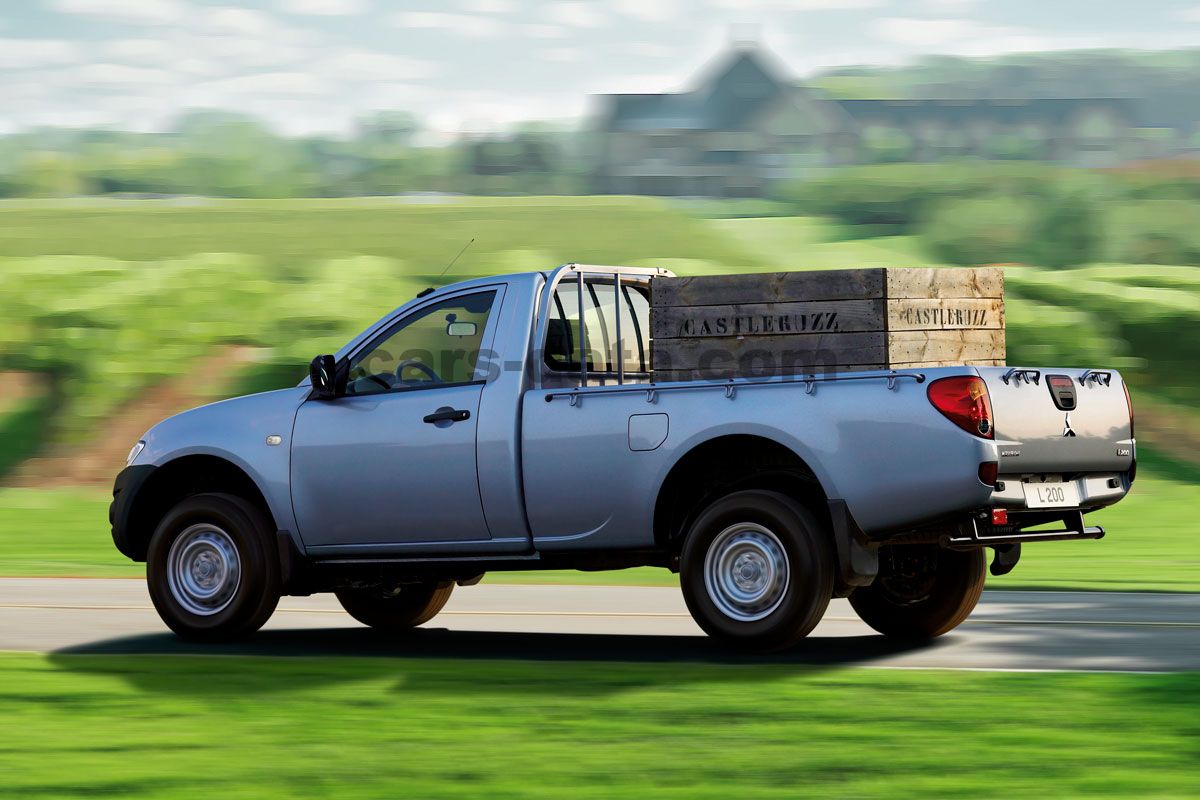 Mitsubishi L200 images (1 of 3)