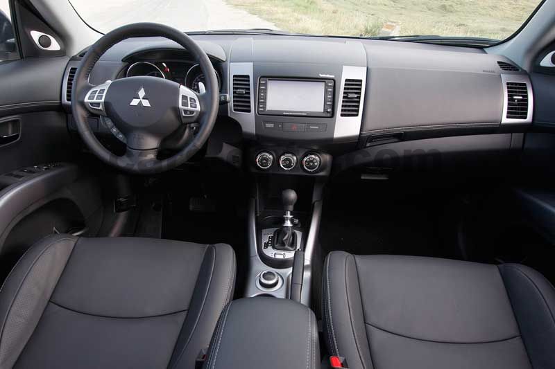 Mitsubishi Outlander Van