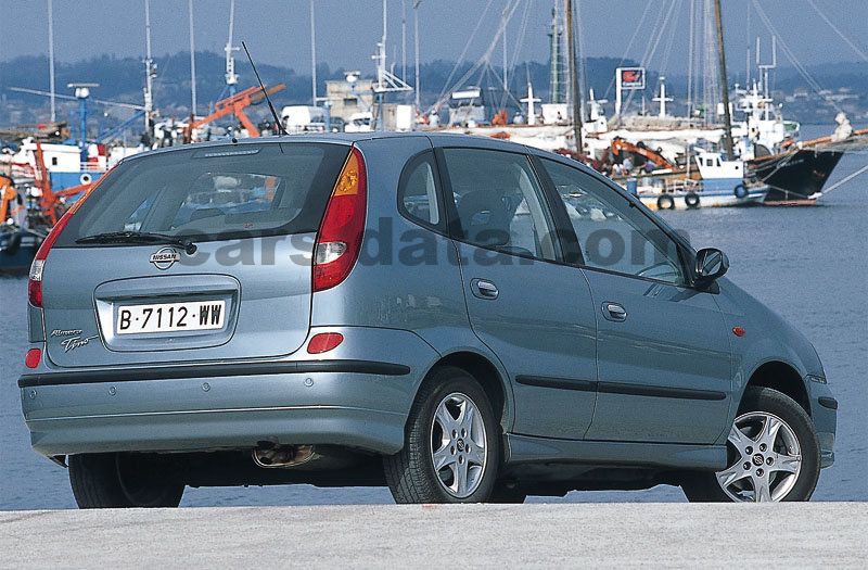 Nissan Almera Tino