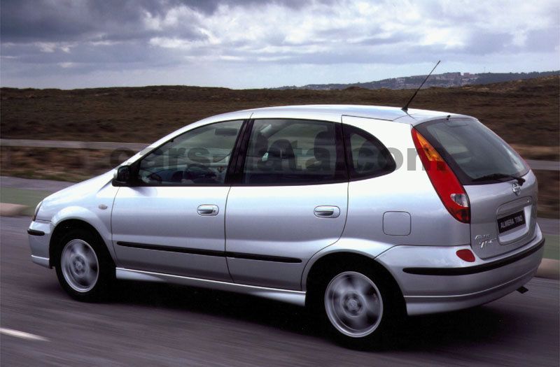 Nissan Almera Tino