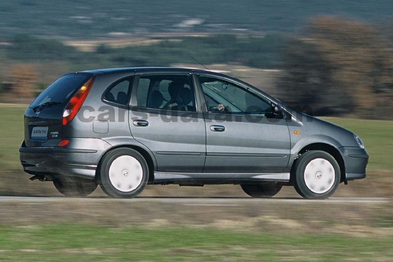 Nissan Almera Tino