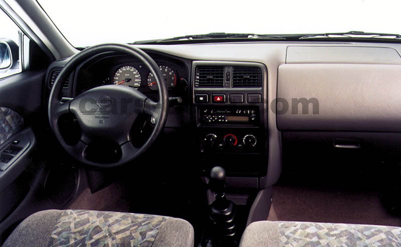 Nissan Almera