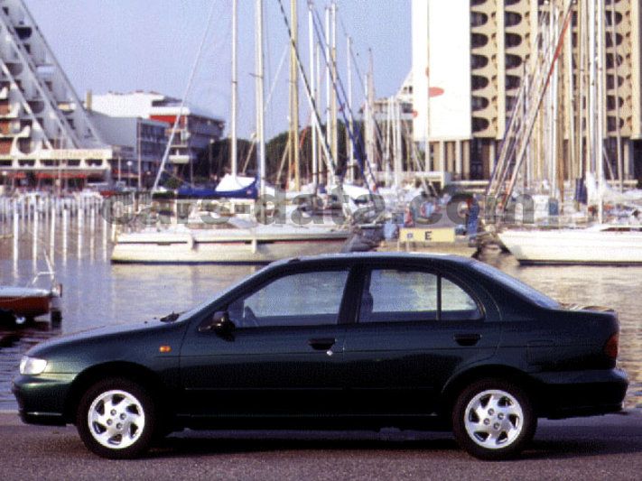 Nissan Almera