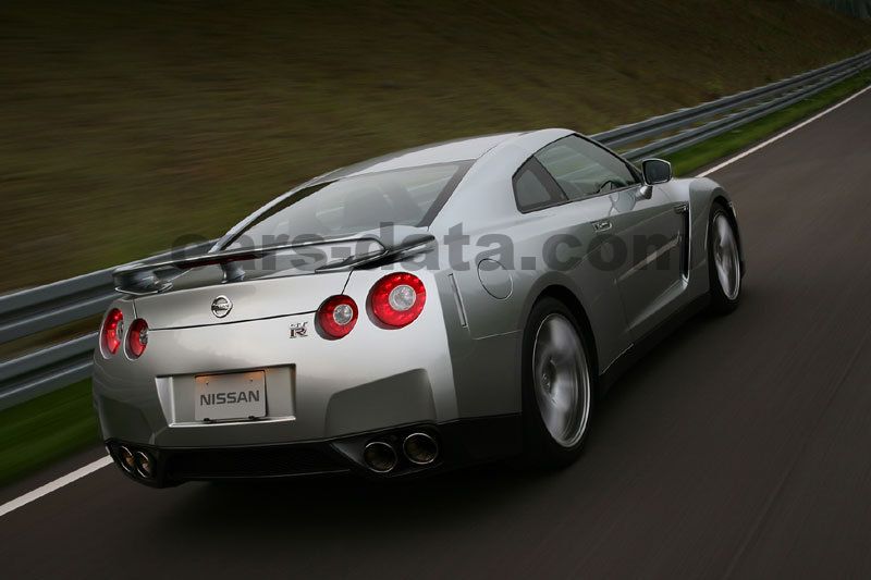 Nissan GT-R