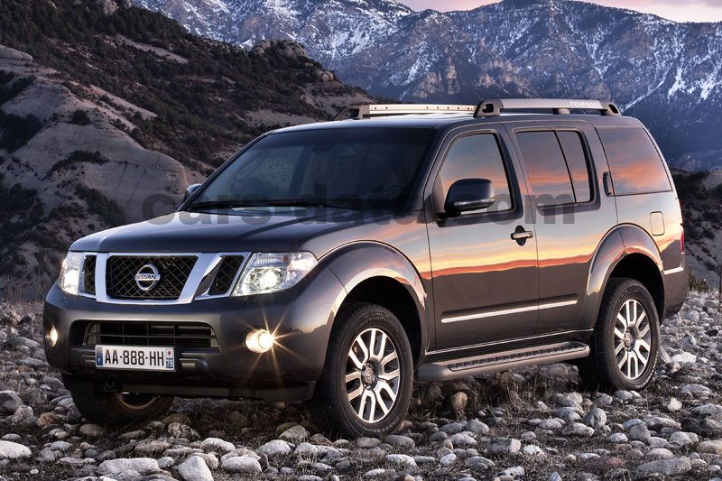 Nissan Pathfinder Van