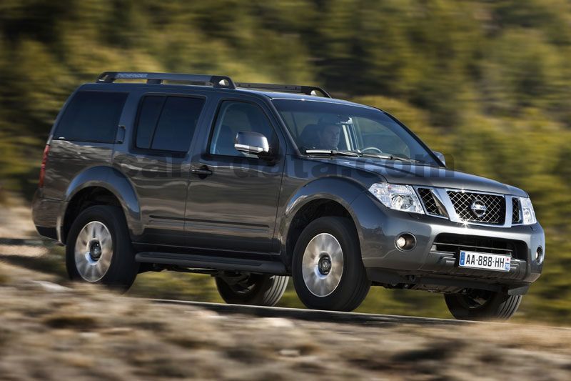 Nissan Pathfinder Van