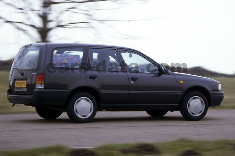 Nissan Sunny Wagon