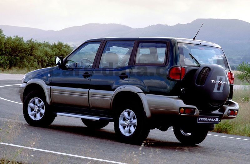 Nissan Terrano II 2000 pictures (2 of 4)