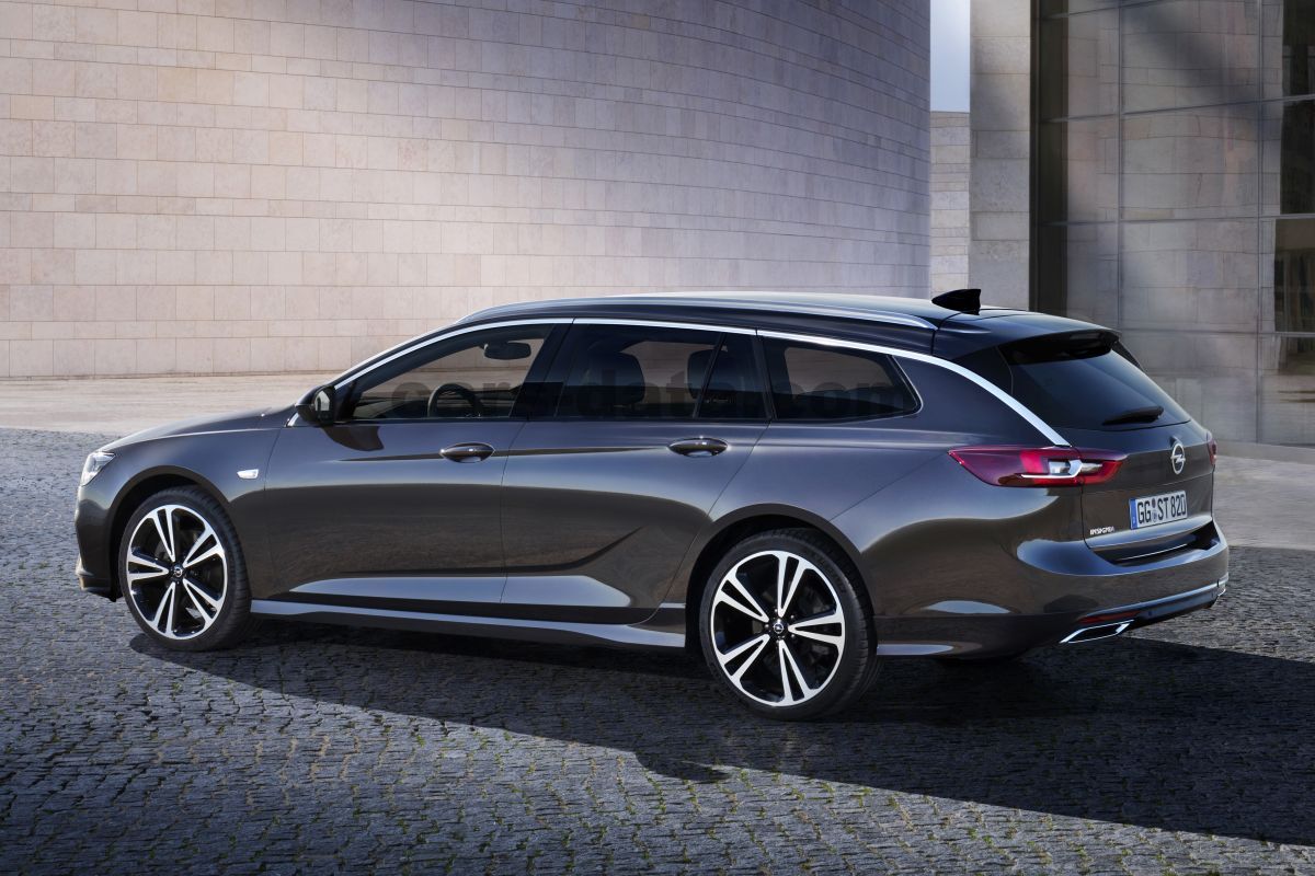 Opel insignia sports tourer hi-res stock photography and images - Alamy