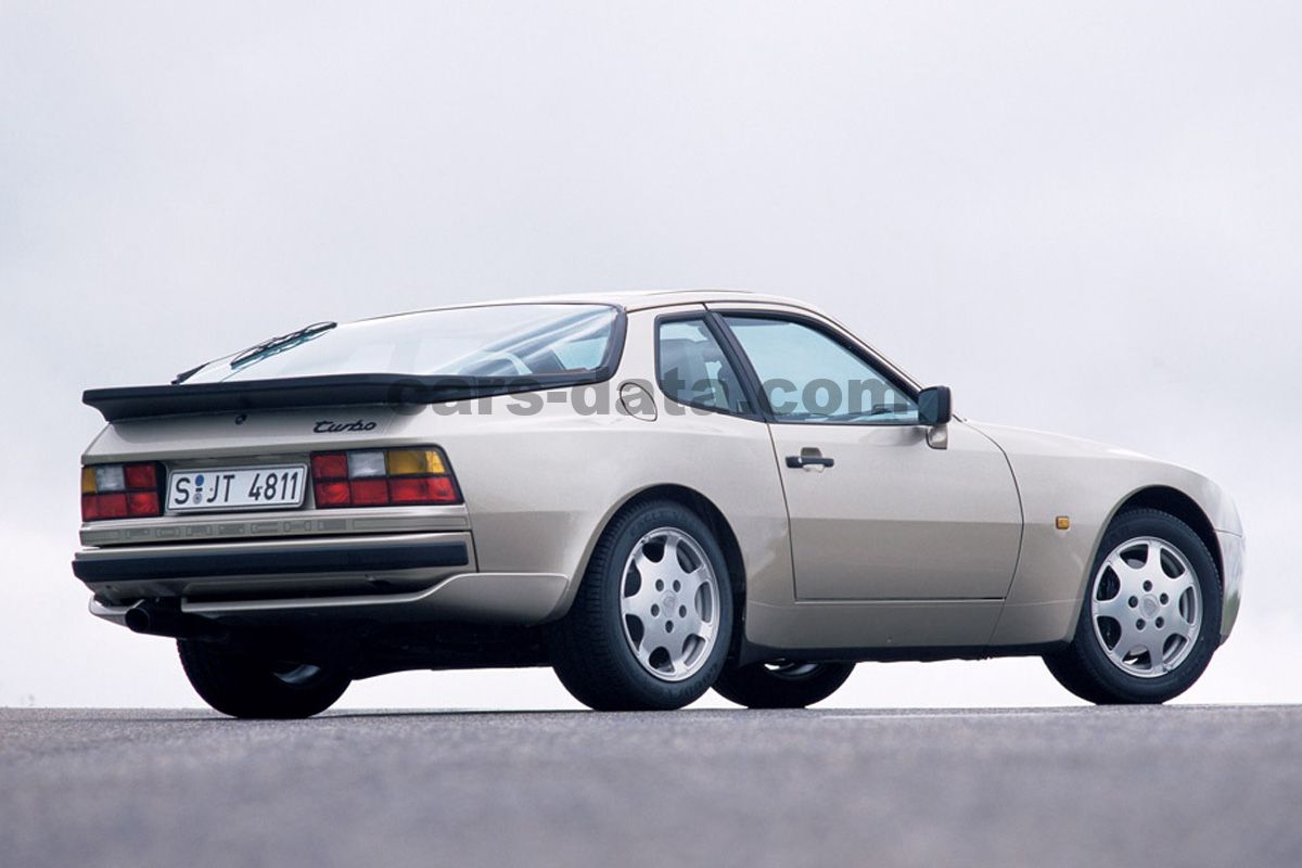 Porsche 944