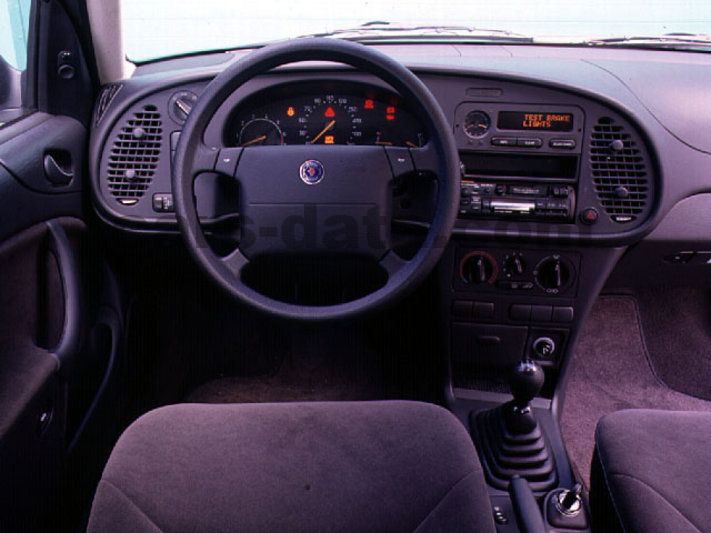 Saab 900 Coupe